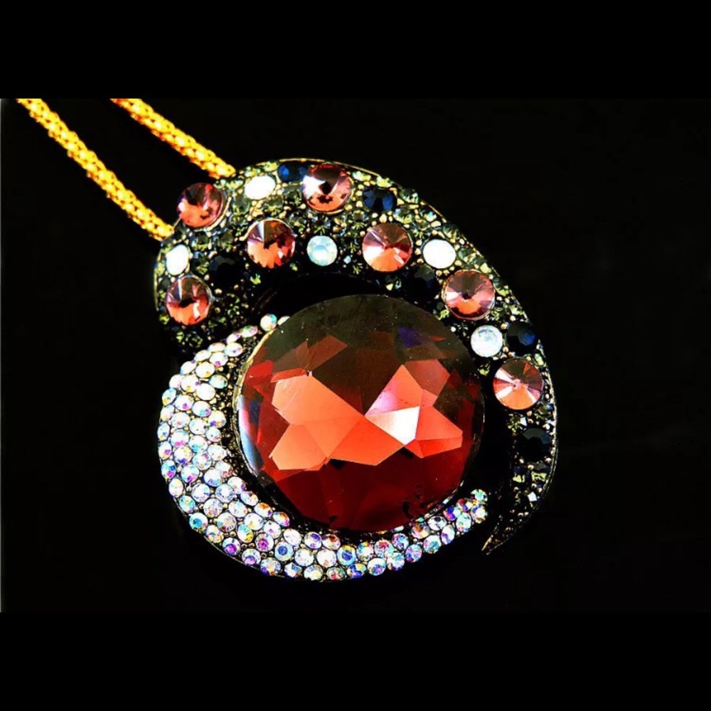 NWT Antiqued Jeweled Heart Pendant